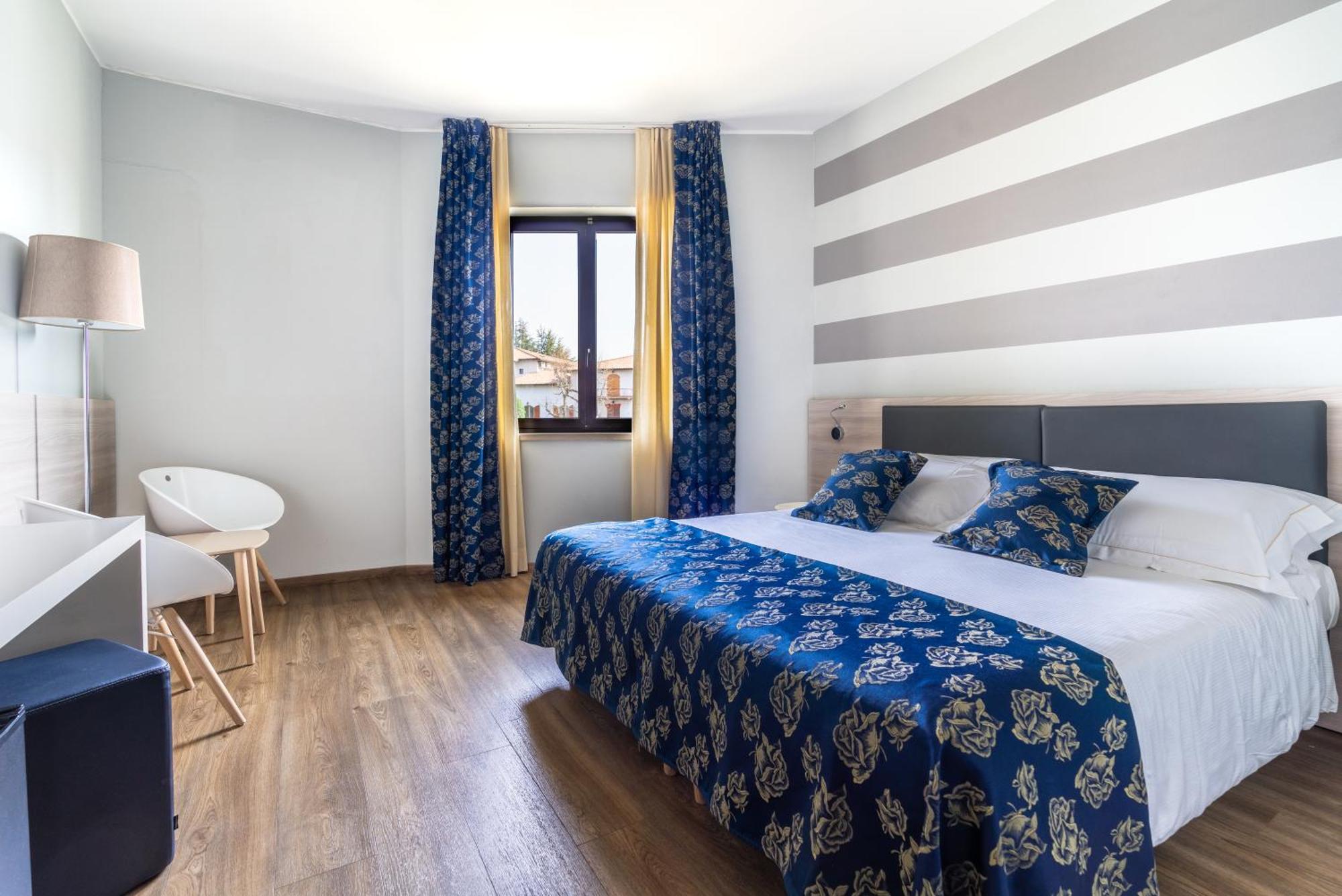 Hotel Ristorante Al Fiore Peschiera del Garda Bagian luar foto