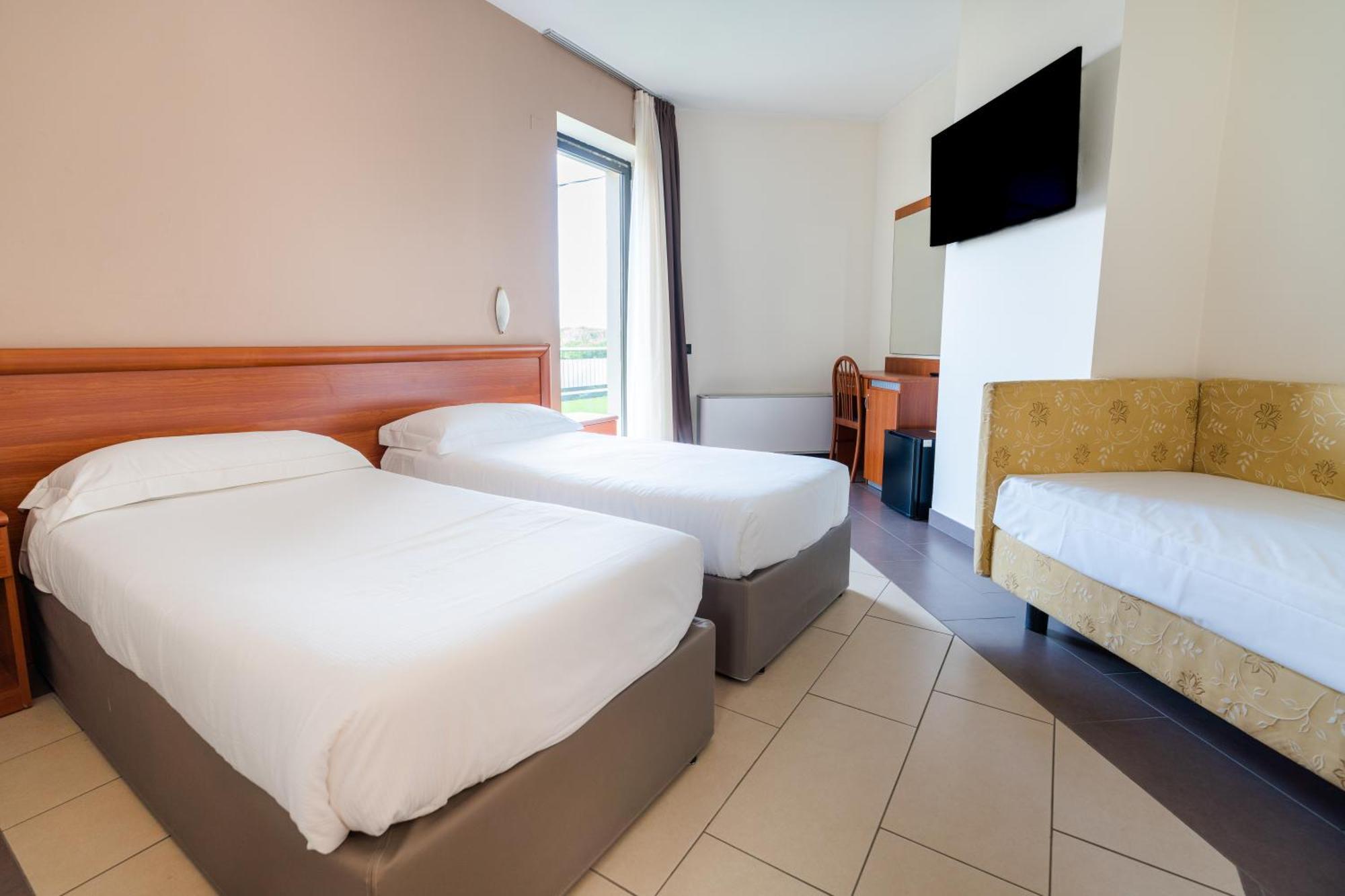 Hotel Ristorante Al Fiore Peschiera del Garda Bagian luar foto